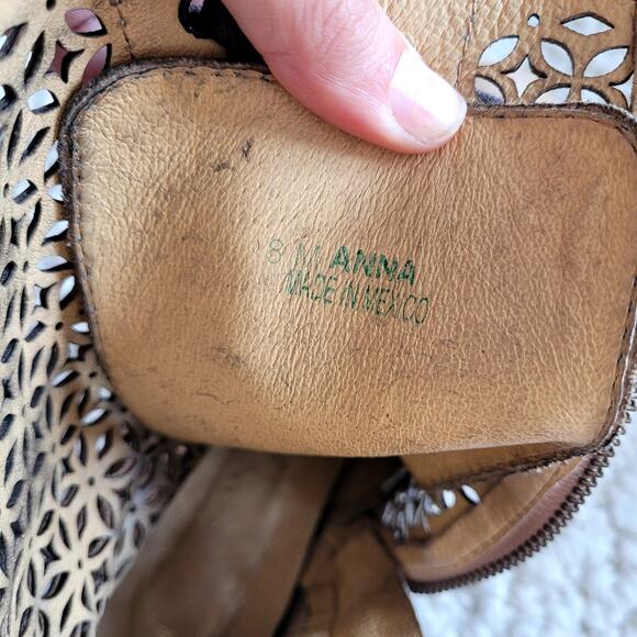Patron Anna Laser Cut Leather Light Brown Boots 8 Made in Mexico - Picture 6 of 6